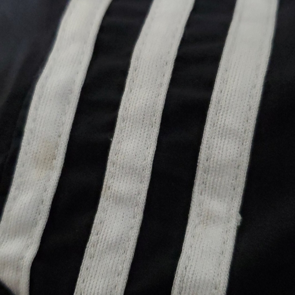 ADIDAS | Running Shorts w/ compression - Picture 4 of 6